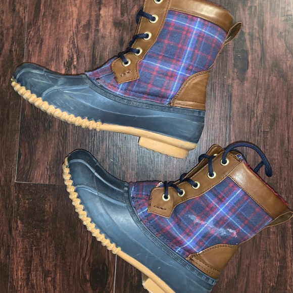 tommy hilfiger plaid duck boots